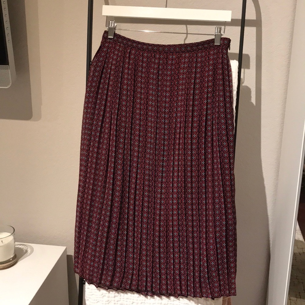 Banana Republic pleated skirt size 4